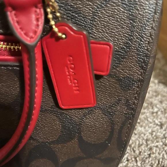 NWOT COACH RED ROWAN WITH STRAP in perfect condition with strap - Picture 4 of 10